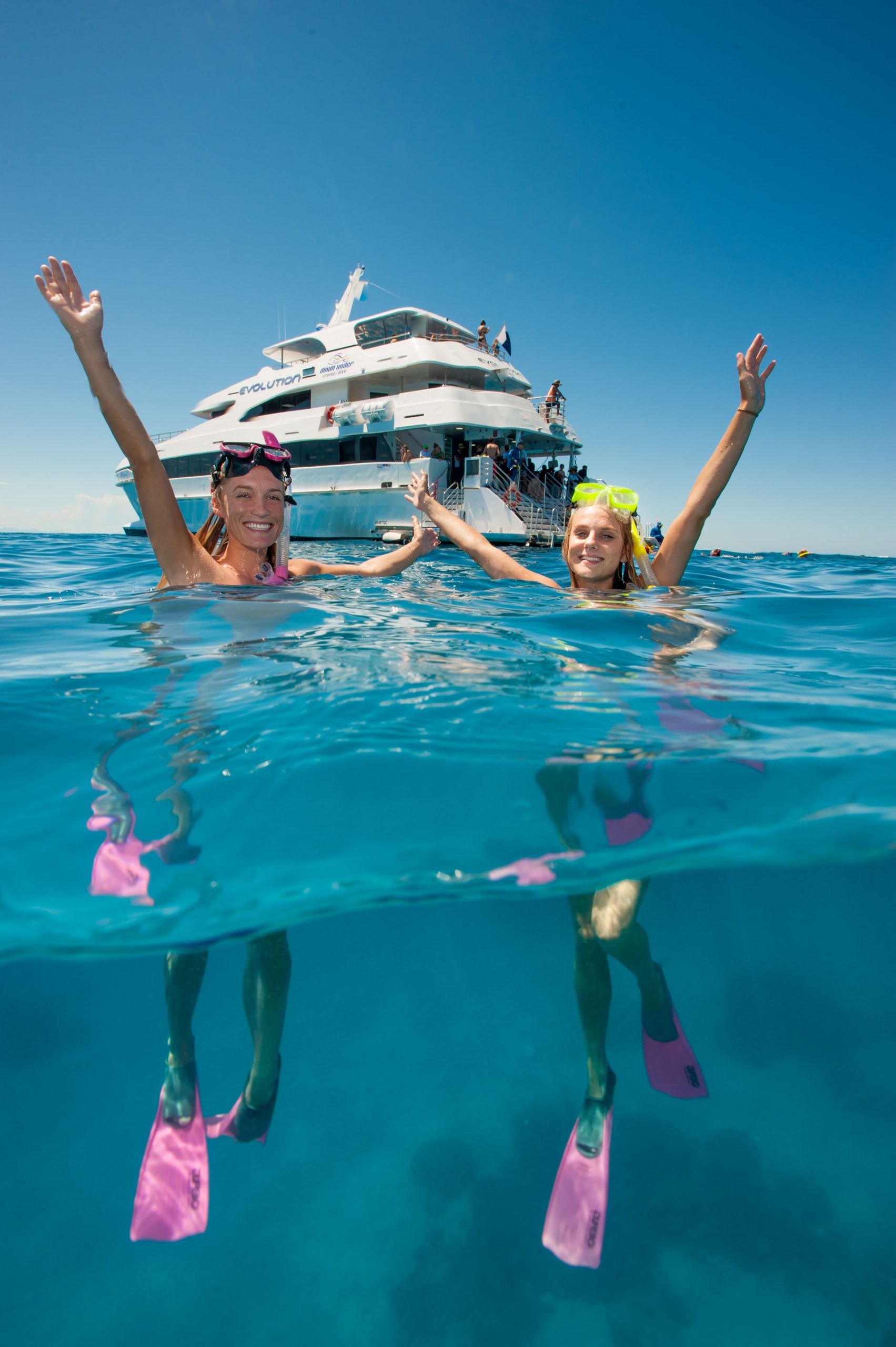 Evolution boat, divers visible