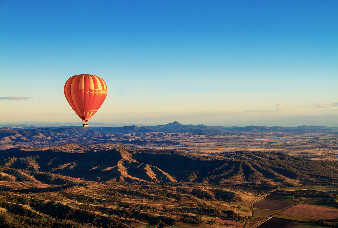 Hot air ballooning over the Atherton Tablelands