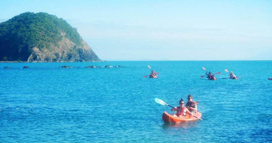 Sea kayaking from Palm Cove to Double Island