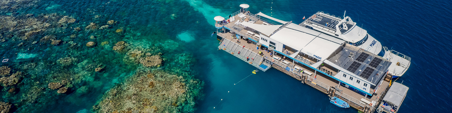 Complete pontoon structure at reef