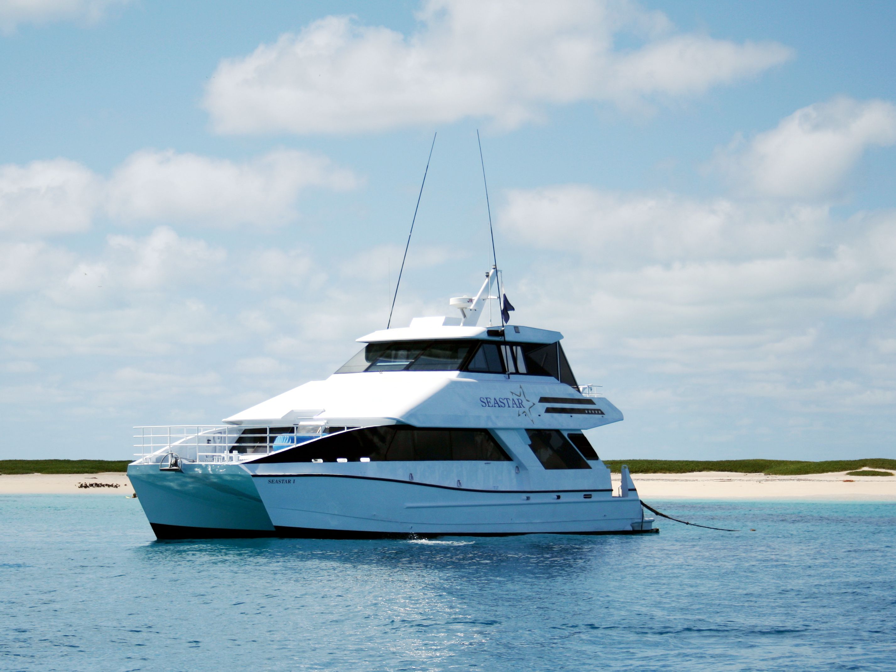 SeaStar Cruises at Michaelmas Cay